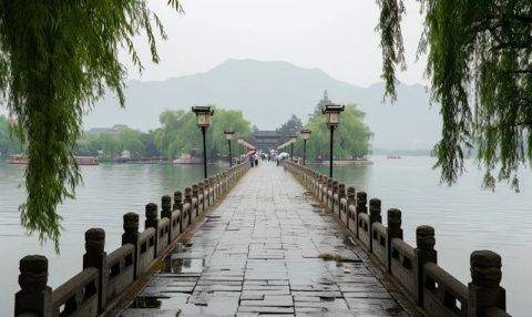 杭州，這座歷史悠久的文化名城，近年來一直在努力擺脫美食荒漠的稱號