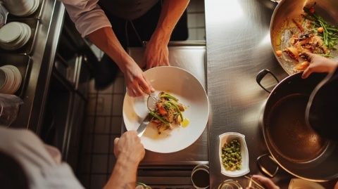 熱情洋溢的廚藝大冒險：小鎮(zhèn)上的奇特料理之旅