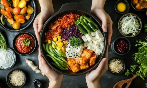 探索韓國(guó)人心中的中國(guó)奢侈美食：泡菜豬肉湯的創(chuàng)新做法與品味差異