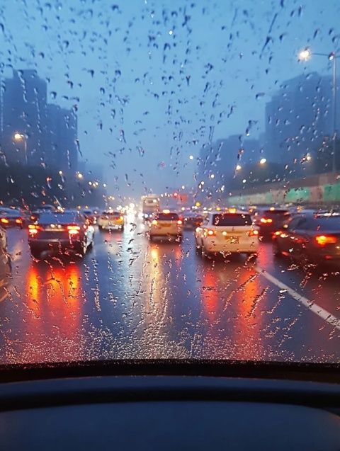 揚州江都車輛落水意外：安全駕駛與社區互助關鍵時刻展現力量