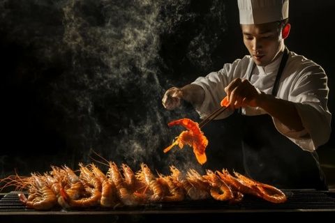 四川西昌的魅力風(fēng)情：美食之旅，從烤魚到彝族盛宴