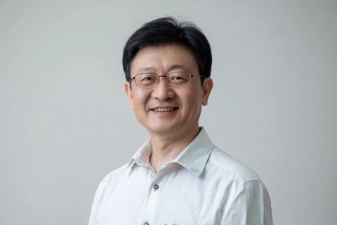 大家好，我是張智銘，開有3個餐飲品牌、近2000家店的實戰(zhàn)派創(chuàng)業(yè)者