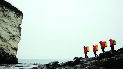 當代大學生缺乏基本生存技能引發(fā)熱議：秦嶺登山悲劇警示教育不足問題