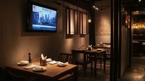 大笪地港式燒臘，一家主打港式燒臘的美食城檔口，算是家挺新的店，開業(yè)也就兩年多