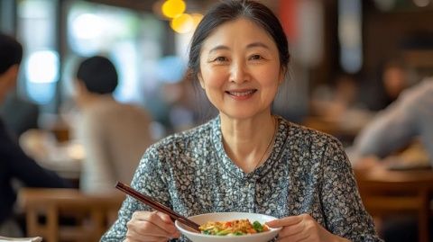 賈玲暢談武漢美食引粉絲熱議：家鄉的味道讓人回味無窮