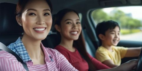 網約深圳兩男兩女珠海坐豐田網約車被撞上花壇！大眾闖禍！