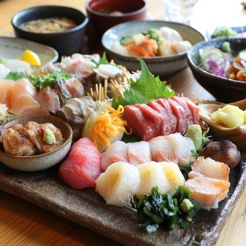 八道經典涼菜，擺盤美觀、口感絕佳