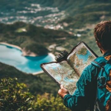 旅行時(shí)你遇到過(guò)哪些有趣的人或事(你第一次旅游遇到過(guò)哪些有趣的事)
