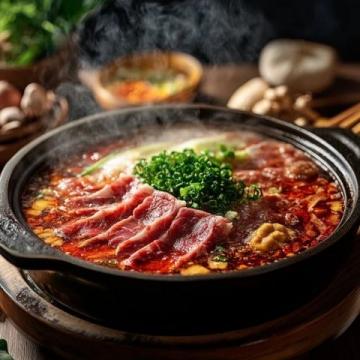 上海網(wǎng)紅店探秘：魔王慢燒牛肉丼，堆山牛肉搭配流心蛋，必點美味！