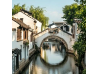 蘇州旅游景點(diǎn)及美食推薦：拙政園、平江路、小七里山塘街、寒山寺和周莊古鎮(zhèn)等景點(diǎn)，蘇式湯面、松鼠鱸魚(yú)、得月樓等美食