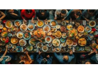 中國航母生活揭秘6餐豐盛飯菜，八大菜系供應(yīng)，當(dāng)兵體驗(yàn)何其爽