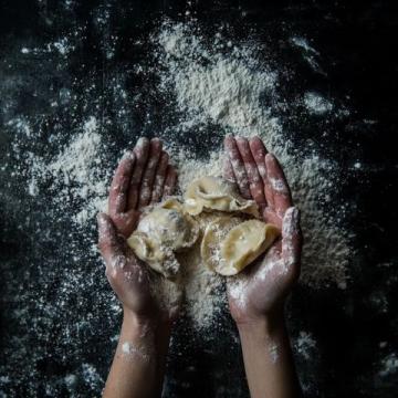 輕松學會在家做美味小籠包：方便簡單，家庭必備美食秘籍！