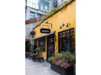 硚口區(qū)18年老字號燒烤小店，隱藏漢正街巷中秘境，口碑爆棚的深夜美食探索