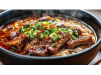 鄭州美食種類繁多，面食肉食應有盡有，湯品小吃風味獨特