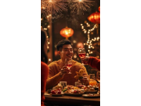 重慶街頭熱紅酒圣誕氛圍免費喝：一家烤肉店的創意活動和美味菜品
