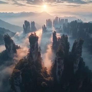 張家界，位于中國湖南省西北部，以其獨特的喀斯特地貌和壯麗的自然風(fēng)光聞名于世
