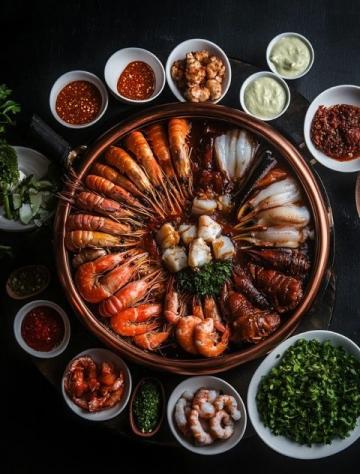 來到海鮮大排檔，品嘗閩南海鮮美味