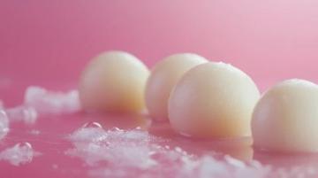 元宵節的味蕾之旅：北方湯圓、南方年糕，還有更多地域特色美食等你品嘗！#元宵節美食地圖# #中華傳統食文化#