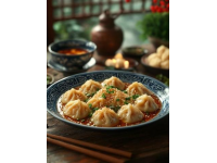 **饅頭**是中國傳統(tǒng)面食之一，歷史悠久，以其松軟可口、制作簡單而深受喜愛