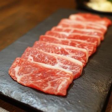 謝霆鋒品嘗意式零分熟牛排，引路人好奇：這與生牛肉究竟有何不同？