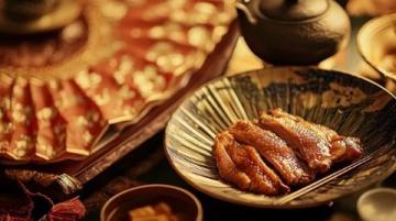 長沙作為中國著名的美食之都，其飲食文化融合了歷史傳承與創新精神