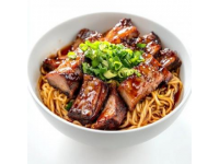 平?jīng)霰镜仫L味：炒肉片拌白皮面