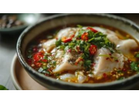 南昌必嘗美食：拌粉、瓦罐湯與鄱陽湖鮮魚盛宴