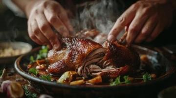 揭秘廬江縣五味美食:從烤鴨到糯米藕,每一口都是家鄉(xiāng)的味道