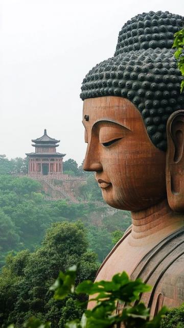 樂山峨眉之旅：大佛美景與美食的完美邂逅