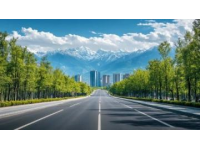 新疆昌吉回族自治州阜康市：漫步街頭，盡享地道酸奶與夜色美景
