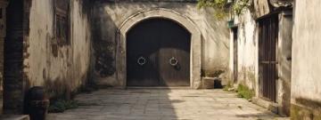 新市古鎮，古稱"仙潭"，始建于公元308年，位于湖州市德清縣