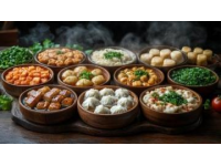 山東美食以其豐富多樣和獨特風(fēng)味著稱，以下是幾道代表性的山東美食