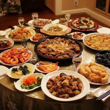 阿聯酋海鮮大餐只需200多塊，豐儉由人嘗美食