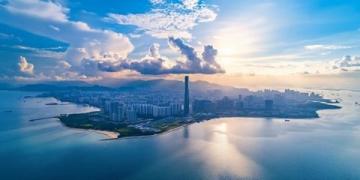 以下是廣東省內(nèi)值得推薦的海邊旅游景點(diǎn)，結(jié)合自然風(fēng)光、娛樂活動(dòng)及游客體驗(yàn)綜合整理而