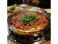 探索黔東南美食秘境：酸湯魚、腌魚、烤香豬與民族風味之旅