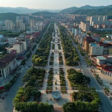 3天湖南吉首市旅游計劃，結合最新攻略和交通信息整理