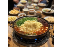盤州特色美食：糯米雞、火腿、涼粉和烤臭豆不容錯(cuò)過