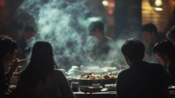 五道地道的重慶美食體驗：火鍋、小面、酸辣粉、黔江雞雜與老蔭茶涼蝦的麻辣盛宴