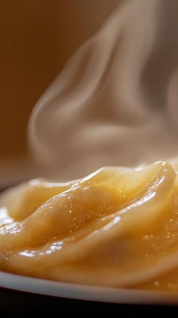 新疆特色美食：香酥可口的烤包子不容錯(cuò)過(guò)