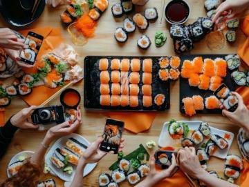 如何在家用手機拍出美食大片：用光、構圖與細節技巧
