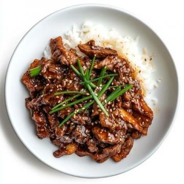 牛肉搭配這道菜更美味，肉質嫩滑，蔬菜爽口，醬香濃郁超下飯