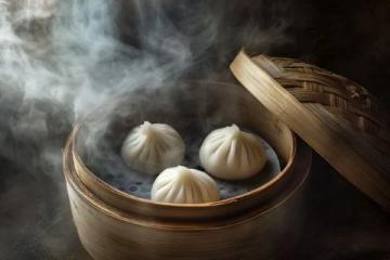 全聚德烤鴨與狗不理包子：傳統美食中的創新故事