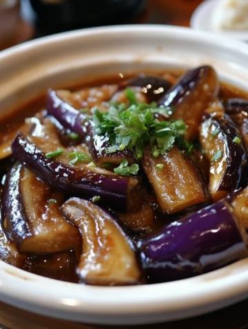 東北經(jīng)典家常菜：鯰魚燉茄子的做法詳解