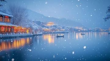 夜游鷺江：從游客到笑點(diǎn)擔(dān)當(dāng)?shù)囊馔庵? width=