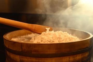 蒸制榆錢美食攻略：美味榆錢飯的制作方法