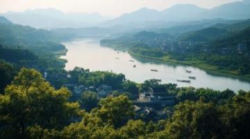郴州旅游攻略：探秘仰天湖與龍景峽谷的詩意之旅