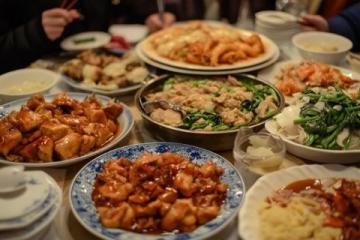 全球經典美食推薦：中式、西式與日式風味盛宴