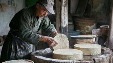 探尋竹山美味：千年懶豆腐、柳林臘肉揭秘，家鄉特色美食之旅