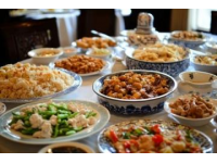 探秘廈門居民區的美食天堂：“滋味海鮮”，排隊也值得的家常美味！