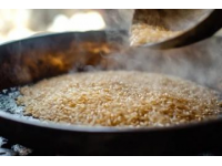 如何在家輕松制作美味煲仔飯：鍋巴秘籍與創新口味推薦